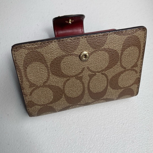 Coach Signature Medium Corner Zip Wallet Khaki Brown Tan Cherry Red Snap Button - Picture 16 of 17